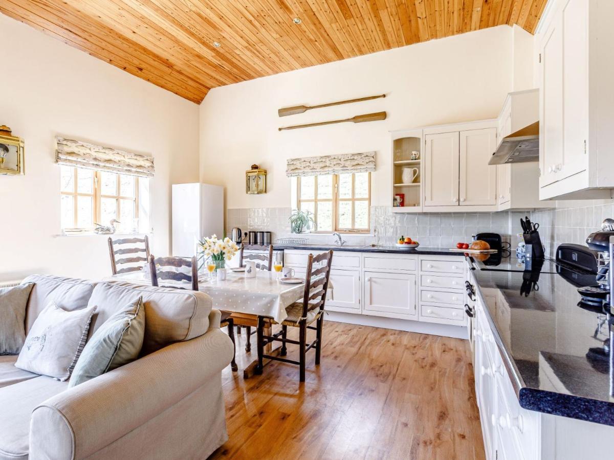 2 Bed In Dorchester 75243 Frampton  Экстерьер фото